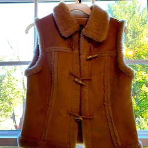 Gap suede fur trimmed vest size small